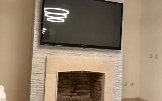 3 bedrooms Apartment in River Gardens