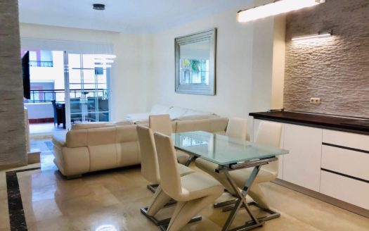 3 bedrooms Apartment in River Gardens