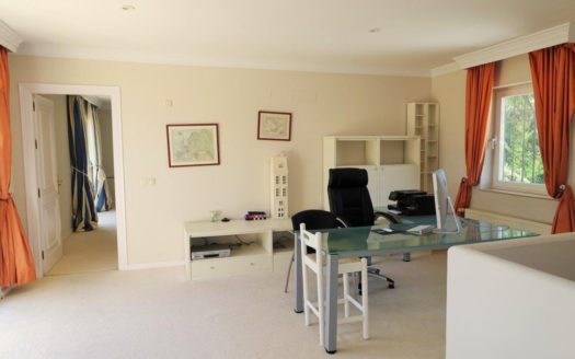5 bedrooms Villa in Nueva Andalucia