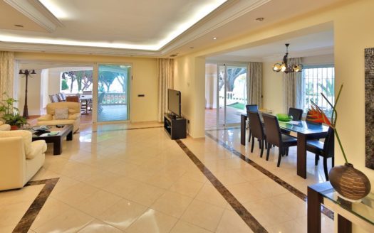 5 bedrooms Villa in Puerto de Cabopino