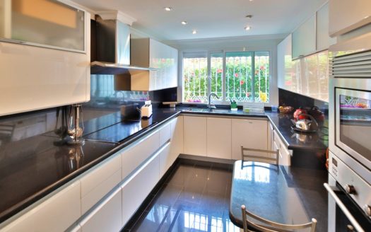 5 bedrooms Villa in Puerto de Cabopino