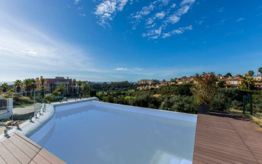 5 bedrooms Villa in Los Monteros
