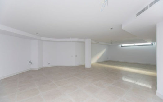 5 bedrooms Villa in Los Monteros