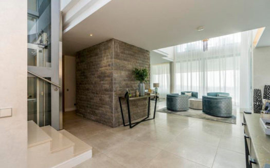 5 bedrooms Villa in Los Monteros