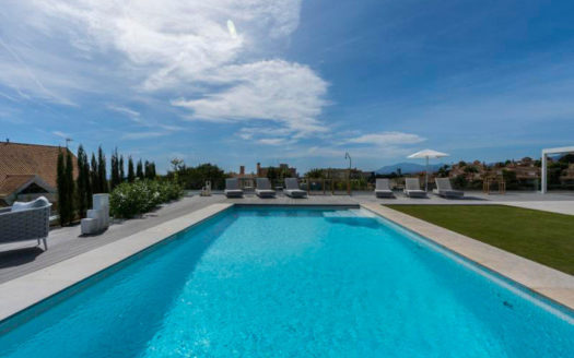 5 bedrooms Villa in Los Monteros