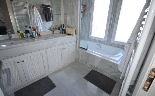 3 bedrooms Penthouse in Alcazaba Beach