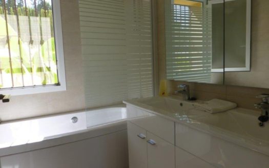 2 bedrooms Apartment in Nueva Andalucia