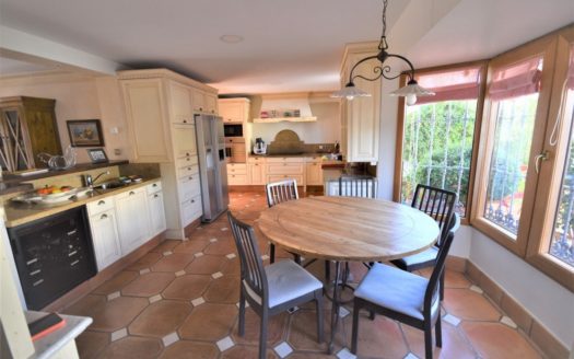 5 bedrooms Villa in Valdeolletas