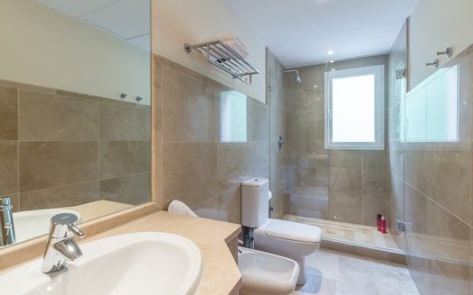 Apartamento de 2 dormitorios en Elviria