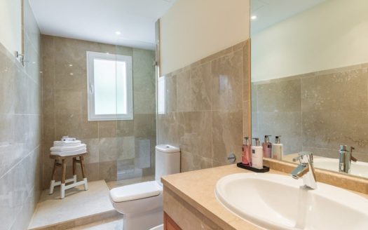 Apartamento de 2 dormitorios en Elviria