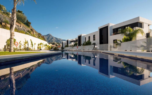 3 bedrooms Penthouse in Nueva Andalucia