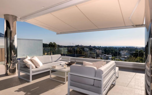 3 bedrooms Penthouse in Nueva Andalucia