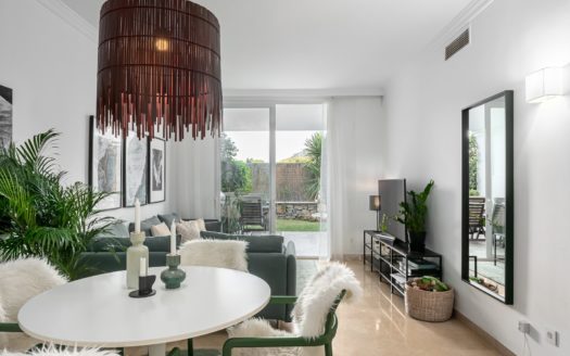 2 bedrooms Apartment in Aloha Gardens