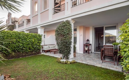 2 bedrooms Apartment in Aloha Gardens