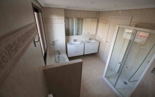 2 bedrooms Apartment in Benahavis