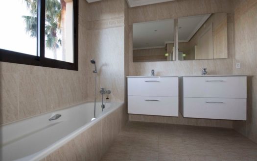 2 bedrooms Apartment in Benahavis