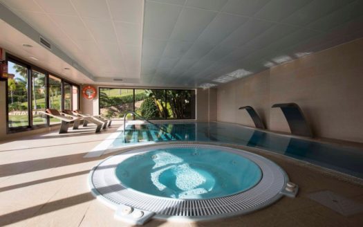 2 bedrooms Apartment in Benahavis