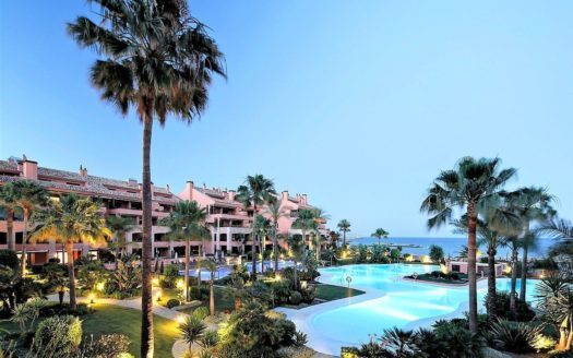 2 bedrooms Apartment in Puerto Banus