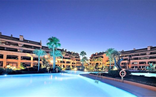 2 bedrooms Apartment in Puerto Banus
