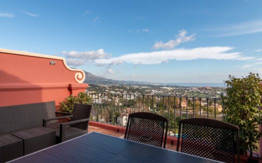 3 bedrooms Penthouse in Benahavis