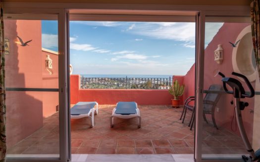 3 bedrooms Penthouse in Benahavis