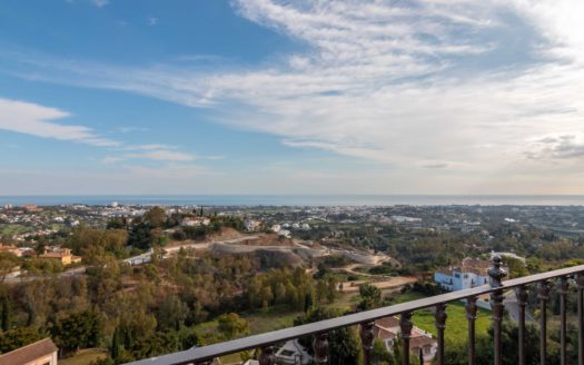 3 bedrooms Penthouse in Benahavis