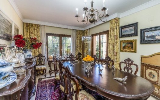 4 bedrooms Villa in Marbesa Playa