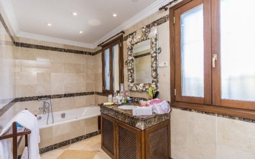 4 bedrooms Villa in Marbesa Playa