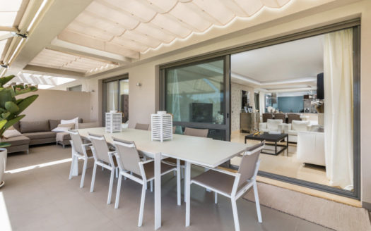 3 bedrooms Apartment in Benahavis