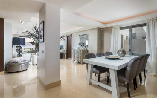 3 bedrooms Apartment in Benahavis