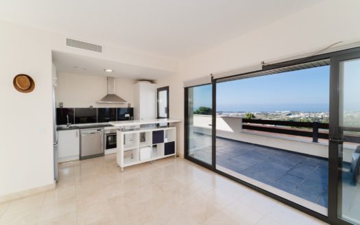 2 bedrooms Penthouse in Benahavis