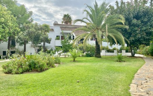 4 bedrooms Apartment in Las Cascadas