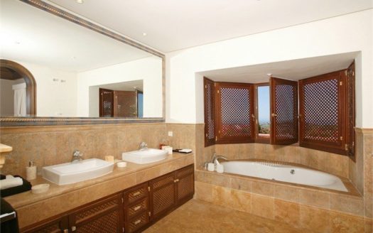 5 bedrooms Villa in Benahavis