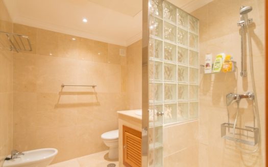 2 bedrooms Apartment in Aloha Hill Club