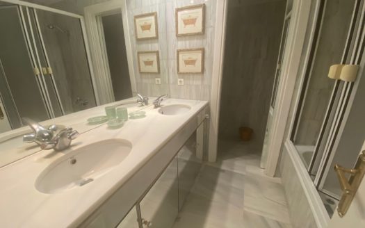 2 bedrooms Apartment in Alcazaba Beach