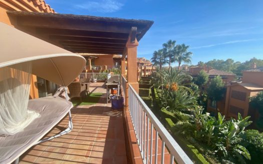 3 bedrooms Penthouse in Benahavis