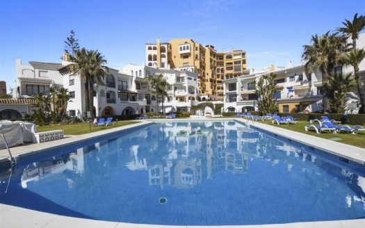 4 bedrooms Apartment in Puerto de Cabopino