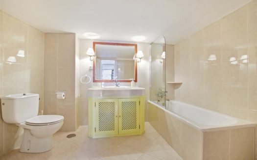 4 bedrooms Apartment in Puerto de Cabopino