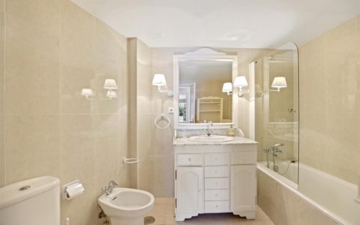 4 bedrooms Apartment in Puerto de Cabopino