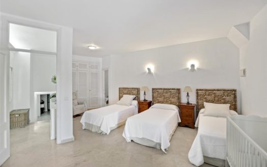 4 bedrooms Apartment in Puerto de Cabopino