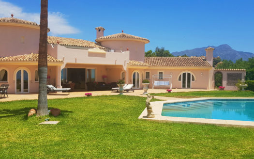 5 bedrooms Villa in Benahavis
