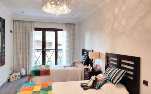 6 bedrooms Villa in La Reserva de los Monteros