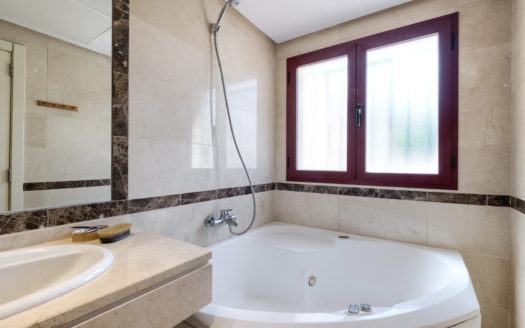 3 bedrooms Townhouse in Nueva Andalucia