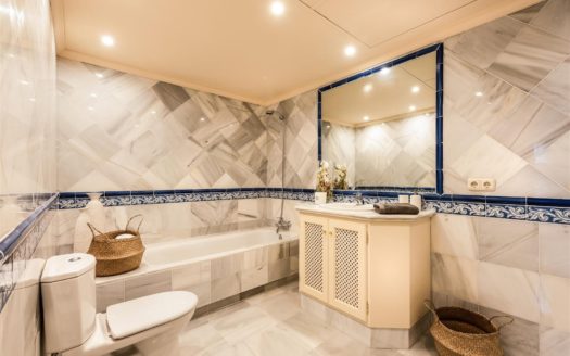 Ático de 3 dormitorios en El Real los Halcones