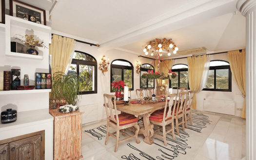 5 bedrooms Villa in Las Lomas de Nueva Andalucia