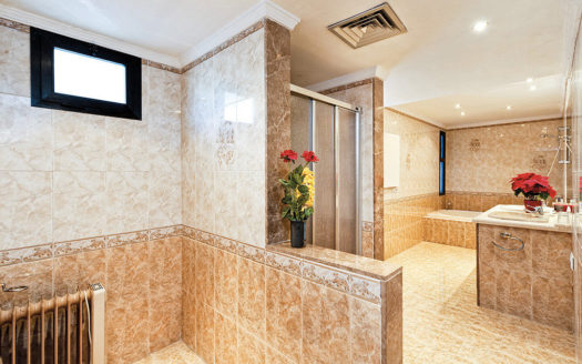 5 bedrooms Villa in Las Lomas de Nueva Andalucia