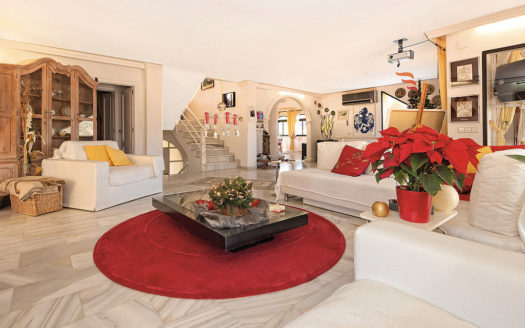 5 bedrooms Villa in Las Lomas de Nueva Andalucia