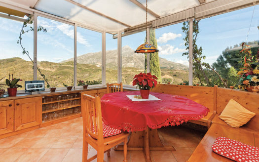 5 bedrooms Villa in Las Lomas de Nueva Andalucia