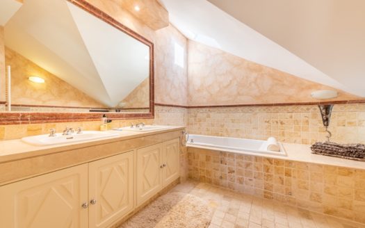 3 bedrooms Penthouse in Aloha Park