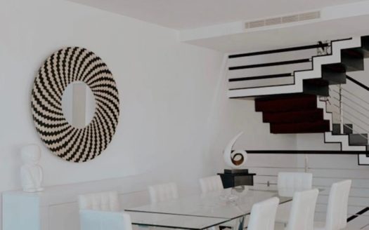 4 bedrooms Townhouse in Meisho Hills